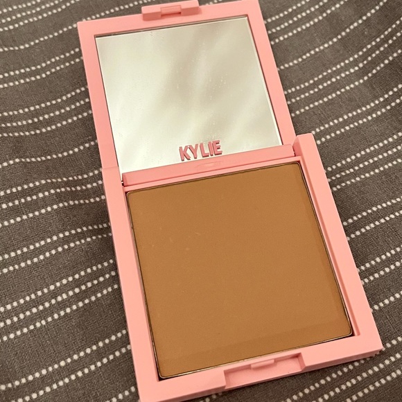 Pressed powder bronzer - Khaki - Picture 3 of 3
